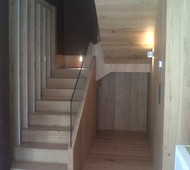 PANELLED FLOOR ANS STAIRS OF LAMINATE FLOORING